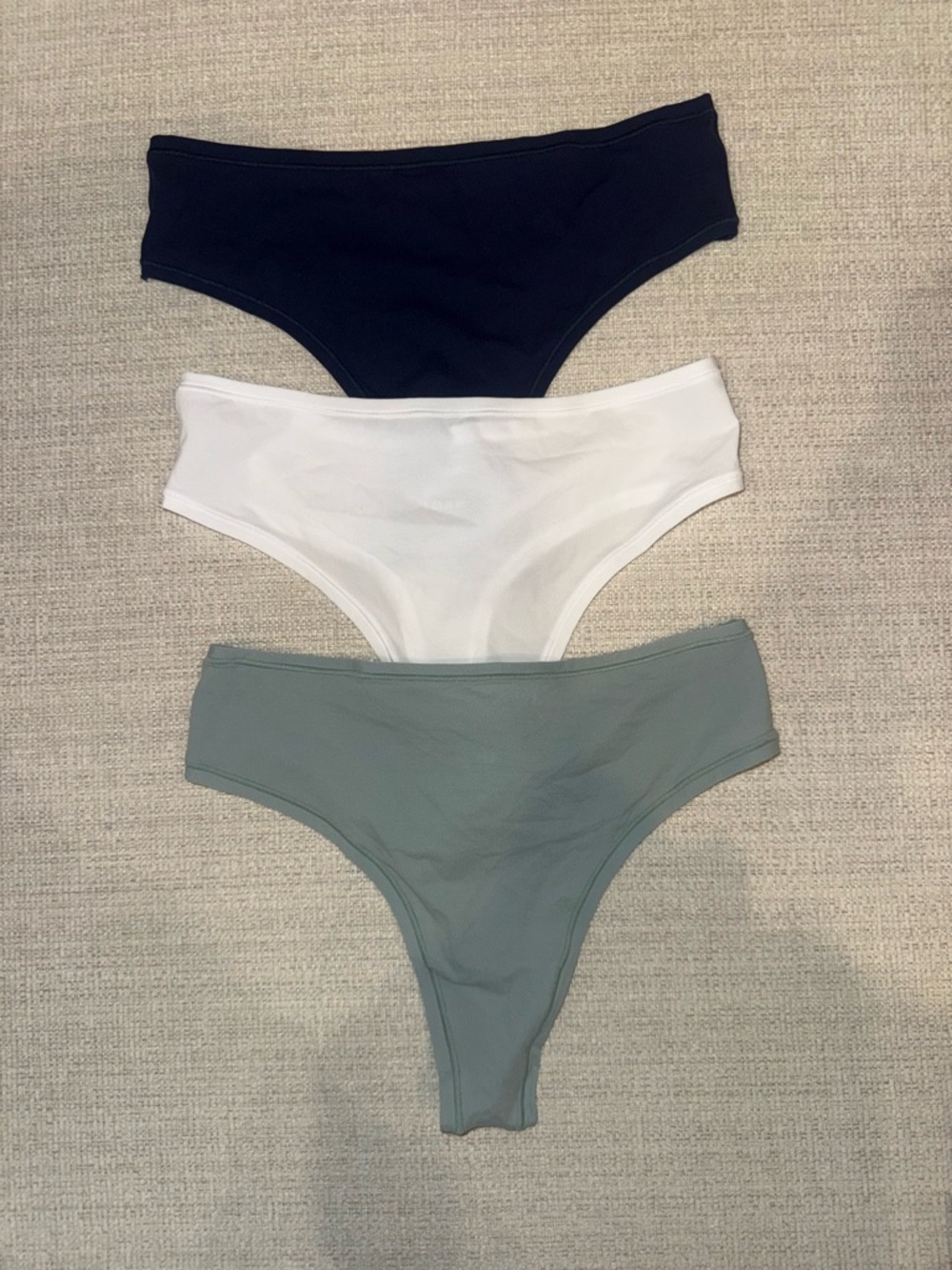 SKIMS Fits Everybody Thong Set of 3